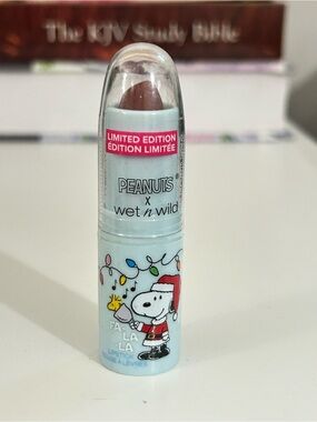 Limited edition - wet n wild Lipstick - shade: Charlie Brown